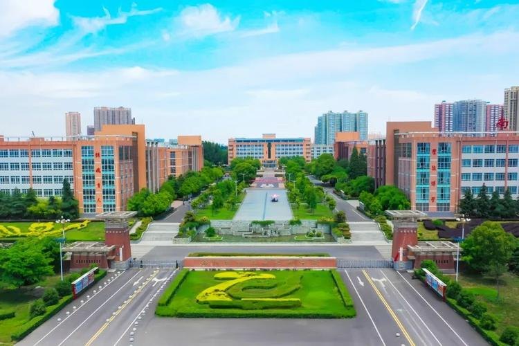 南阳医学高等专科学校校园实景