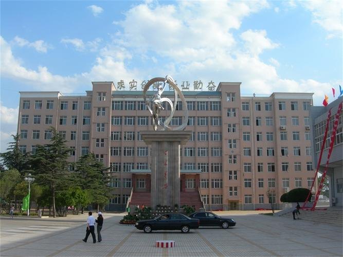 平顶山工业职业技术学院校园实景