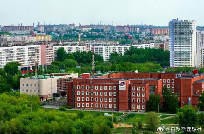 俄罗斯车里雅宾斯克国立大 学校园实景