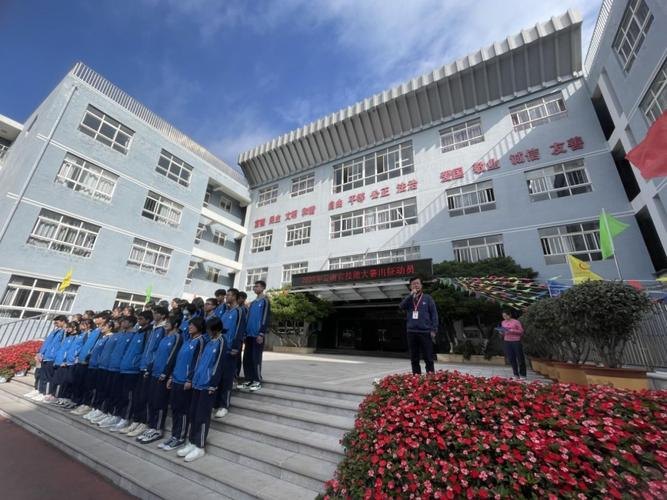 云南省昆明市第一职业中等专业学校校园实景