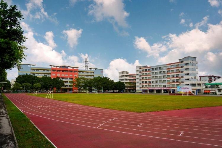 中山市现代职业技术学校校园实景