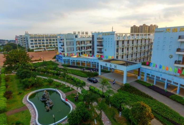 北部湾职业技术学校校园实景