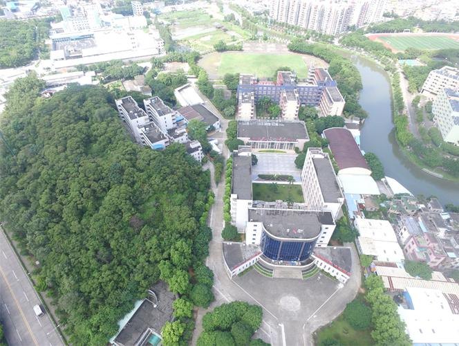 佛山市顺德区李伟强职业技术学校校园实景