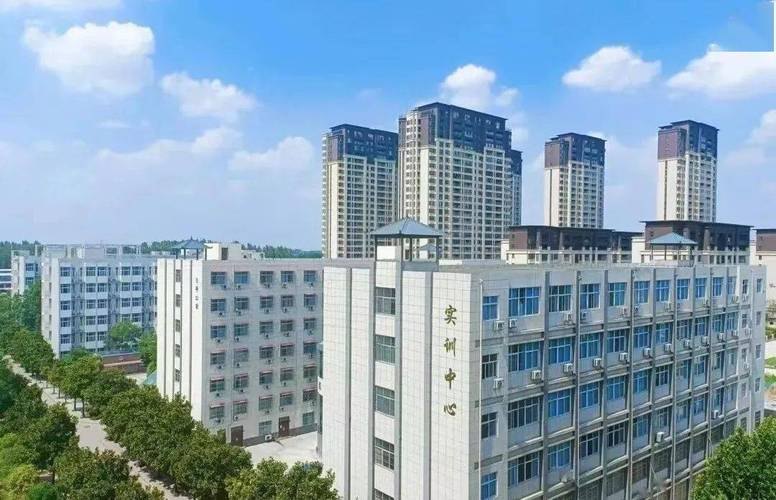 许昌陶瓷职业学院校园实景