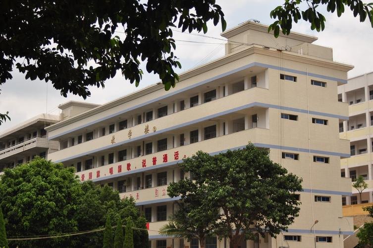 安溪华侨职业中专学校校园实景