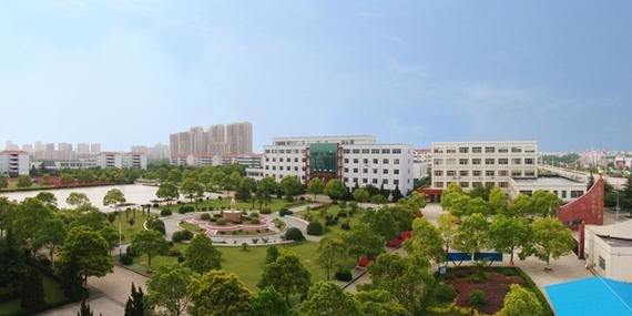 江苏省金坛中等专业学校校园实景