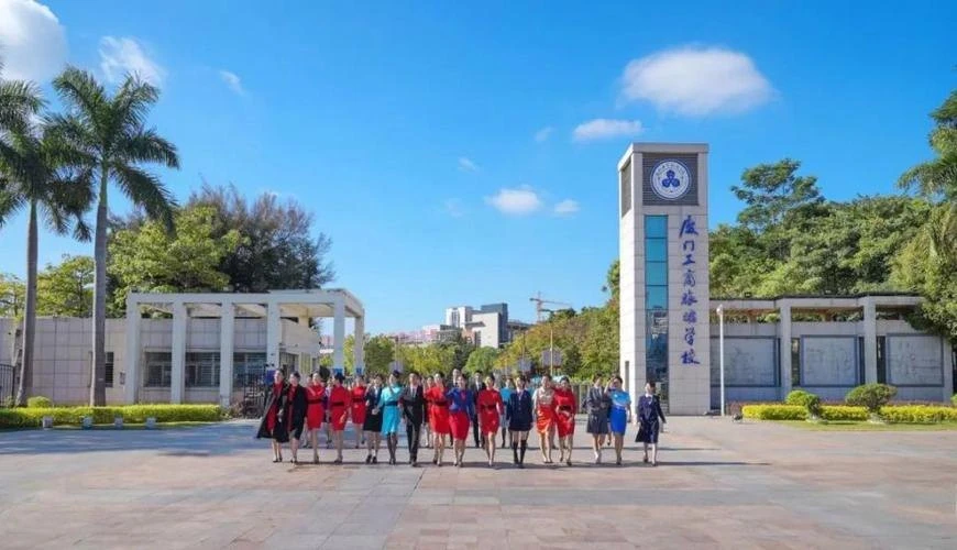 厦门工商旅游学校校园实景,管理员维护